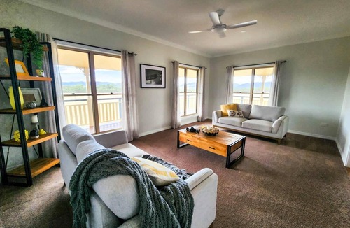 Junabee Cabin | Willow Lodge at Willow Farm, experience the country life