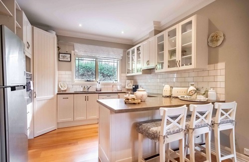 Glen Waverley House | Willow Place Modern 4BR Oasis in Heart of Glen Waverley