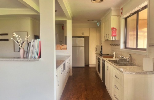 Tocumwal House | Wings Field - peaceful family farm stay Farm stay in Tocumwal, Australia