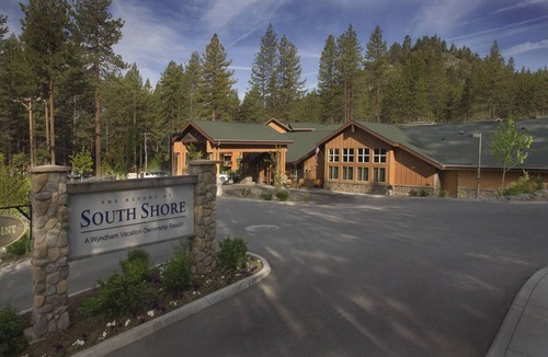 Round Hill Village Condo | Winter Holiday Week in Tahoe 5-star Resort 2BR/2BA Condo, sleeps 6