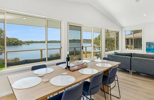 Urunga House | With spectacular views of the estuary and park, this retreat is the perfect tranquil escape