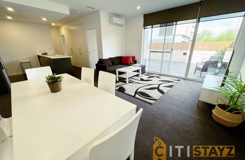 Phillip Apartment | Wonder in Woden - 2 bd 2bth Apt
