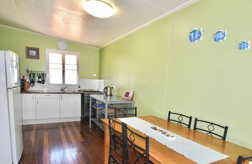 Woodgate House | Woodgate Beach Shack @ 10 Fifth Avenue WOODGATE
