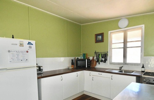 Woodgate House | Woodgate Beach Shack @ 10 Fifth Avenue WOODGATE