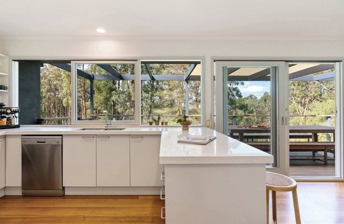 Red Hill South House | Woodland Sanctuary - Mini Golf, Fire Pit, Wineries