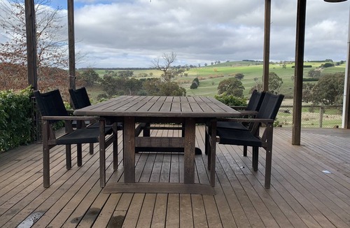 Porcupine Ridge House | Woolly Slopes on Dja Dja Wurrung Country