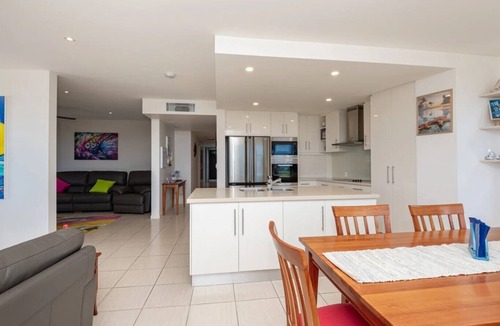 Bargara Apartment | Wow is what you will say as you enter this large modern 3 bedroom apartment
