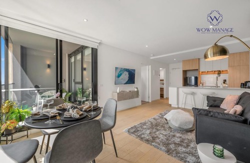 Moonee Ponds Apartment | WOW Self-Contained Apartment on Hall