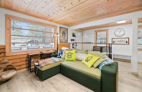 Sugarloaf House | Yoda Maple Cabin
