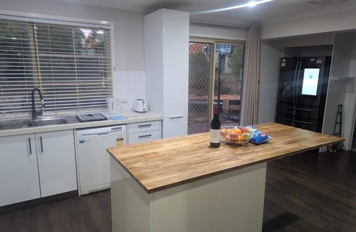 Jerrabomberra House | Your home away from home