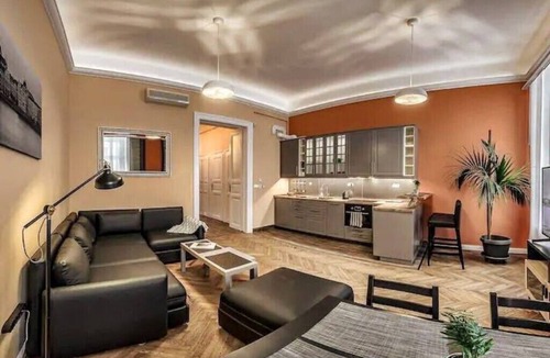 Castle Hill Condo | Your Worry Free Apartment Close To Parliament