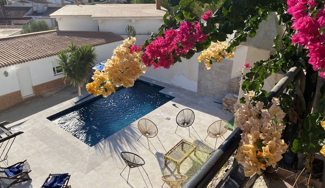 À 3 Minutes de la Plage Jolie Maison 4-6 Personnes Récemment Rénovée + Piscine