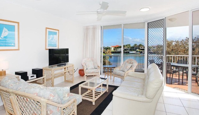 2 BD spacious apartment in Parkyn Parade with water views. in Mooloolaba