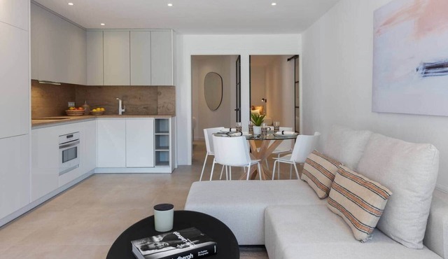 2 ensuite bedroom ground floor apartment in the heart of the Golden Mile