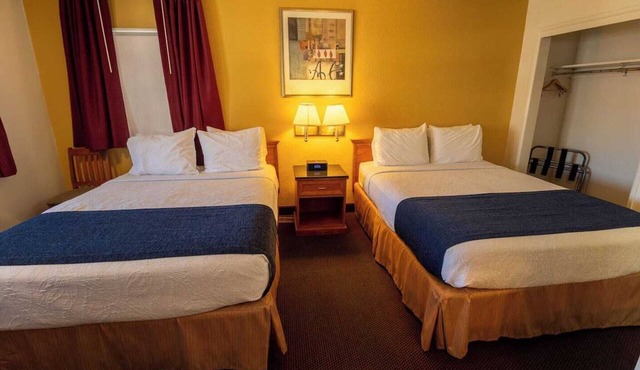 2 Queen Beds Non-Smoking in Pendleton OR