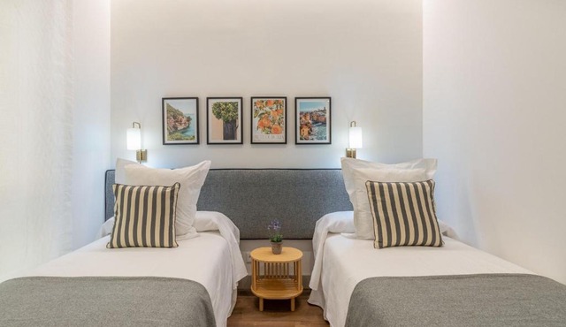 2 single beds in Chamberi in Madrid