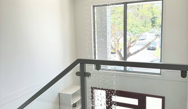 2 spacious rooms with bathroom in Modern Sunnybank Shared Home