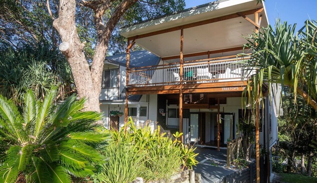 20 Yarrong Rd - a very large house split over three levels
