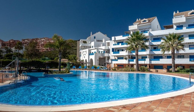 2284-Apt with big terrace with sea view