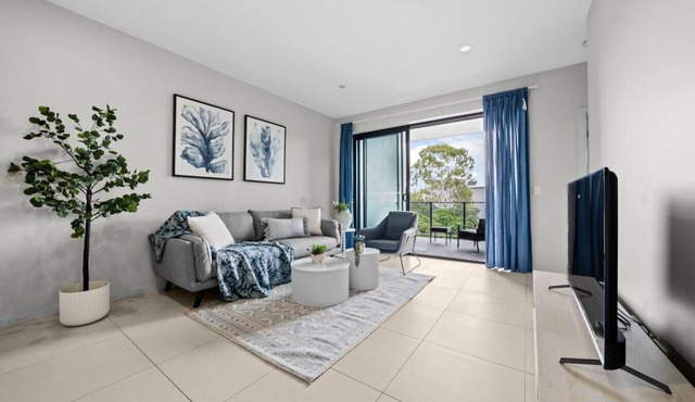 2BR Apartment near Sunnybank Plaza & Market Square