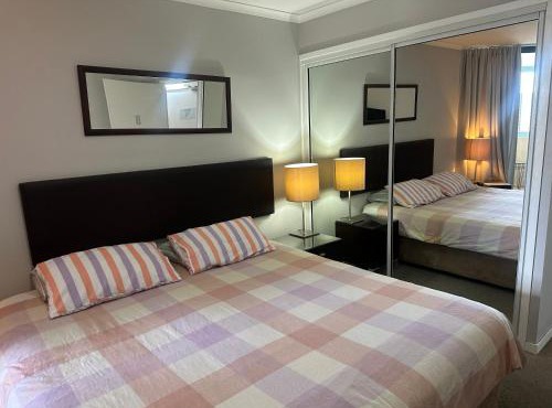 2brm apartment with beautiful view in a great location Free Parking