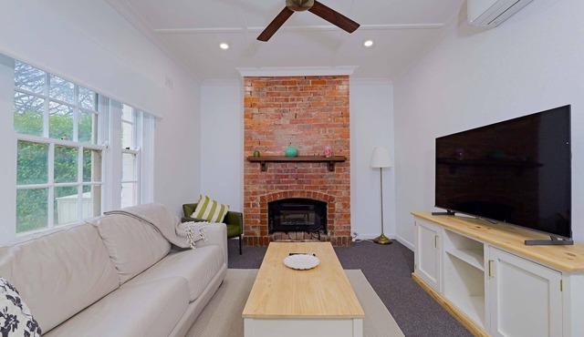 3-Bedroom House in Griffith Retreat