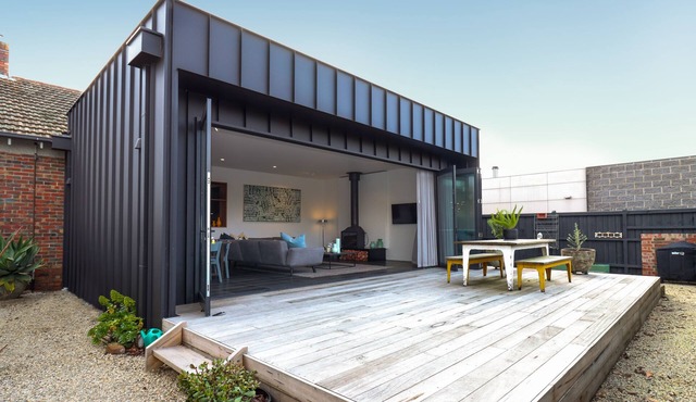 3BED| 3BATH| WOOD FIRE| AIR-CON | SLEEPS 8 | OFF STREET PARKING | PET FRIENDLY