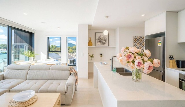 3BRs Apt with Mountain Views | Heart of Canberra