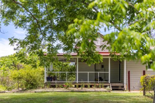 4 Bedroom Farm Cottage on the Bellinger River
