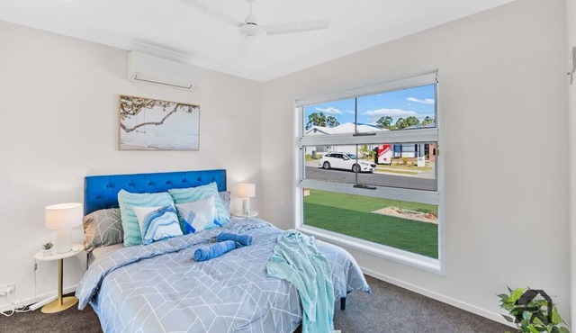 4 bedrooms, 3 bathrooms，parking space-house