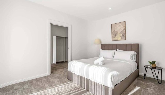 5-Star Elegant Luxury Home | Box Hill