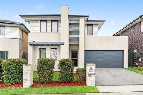 6 Bedroom Corporate and Group Accommodation Penrith Sleeps 12 Flexible Stay