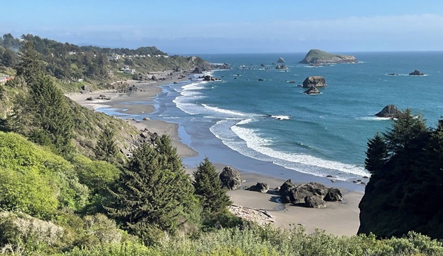 A Romantic Getaway at the "White Water Cove" At Ocean View Rainbow Rock! in Brookings