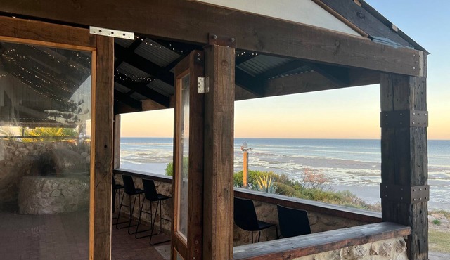 Absolute Beachfront Holiday House with unrestricted Seaview's- Corny Point in Corny Point