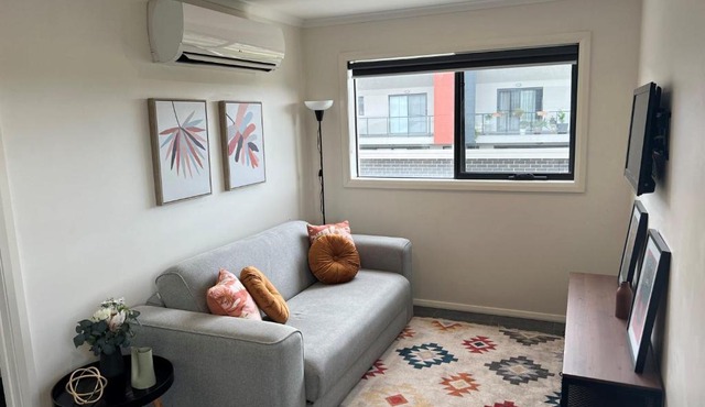 Adorable 1 bedroom Unit in Coombs