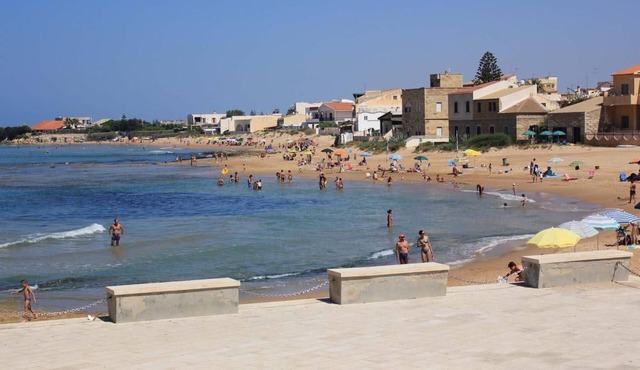 Agamennone, Wohnung 20 Meter vom Meer entfernt mit einer möblierten Terrasse. by Interhome in Punta Secca