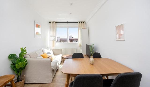 Amazing 3bdr Apt In Cornella 1 Mins From Metro in Cornellà de Llobregat