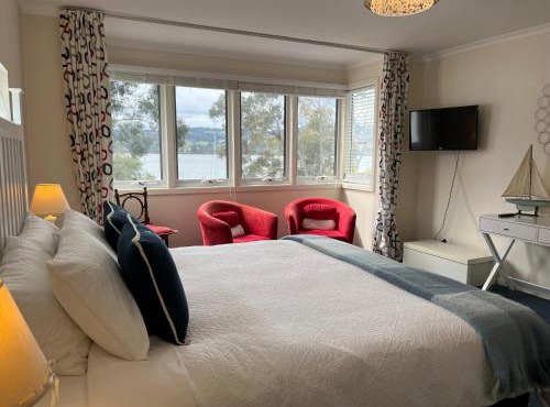 Anchorage Waterfront Retreat