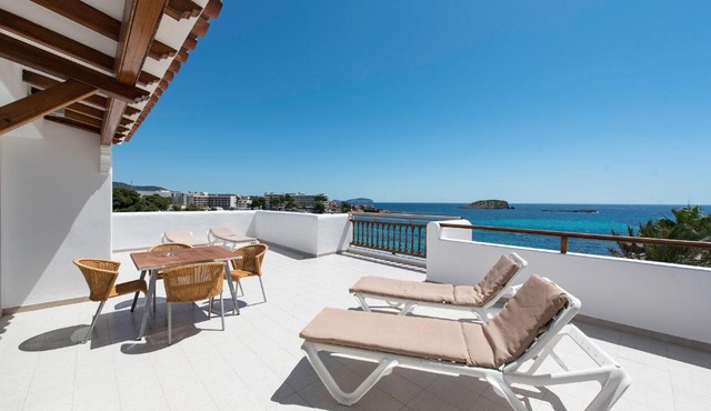 Apartamentos Es Canyer
