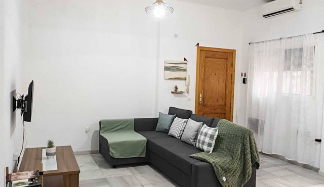 APARTMENT CHURRUCA 3A recently refurbished, ten minutes from downtown