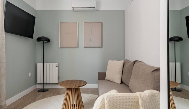 Arturo Soria Stays by Charming II, newly renovated with Parking