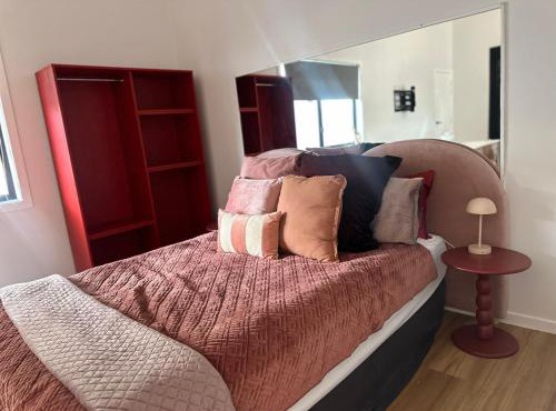 Aurora Studio & Court Yard Private Pet Friendly Free Parking