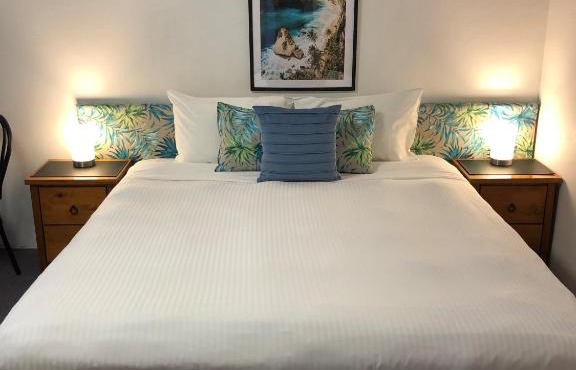 Avaleen Lodge Motor Inn