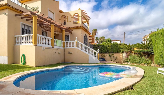 Awesome home in Rincon de la Victoria