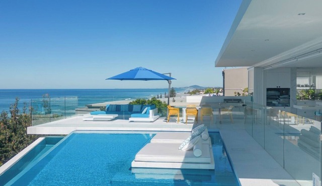 Azure, Sunshine Beach