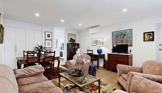 Balcony 2-Bed Apartment in Ashgrove