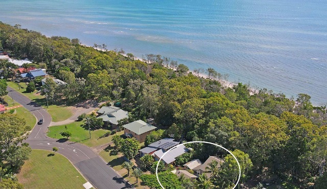 Barefoot by the Beach - Beachfront - 3BR - Aircon