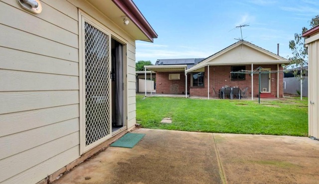 Barossa Gateway - Elizabeth Family Brick House