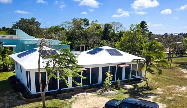 Bay Front Eco-Cottage/2 units/Corozal with WiFi, AC in Corozal