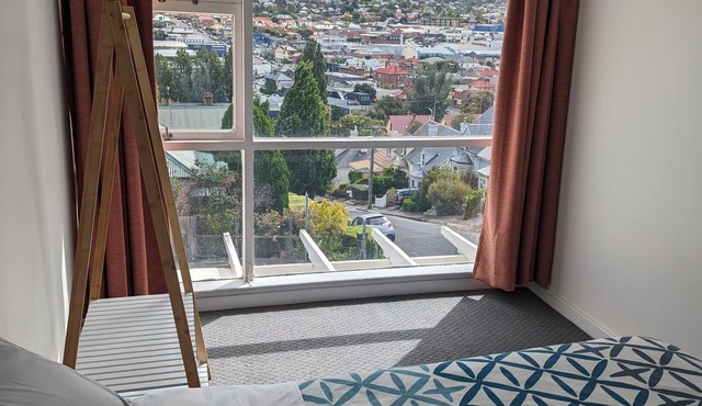 Bayley 1 - Hobart city and mountain views